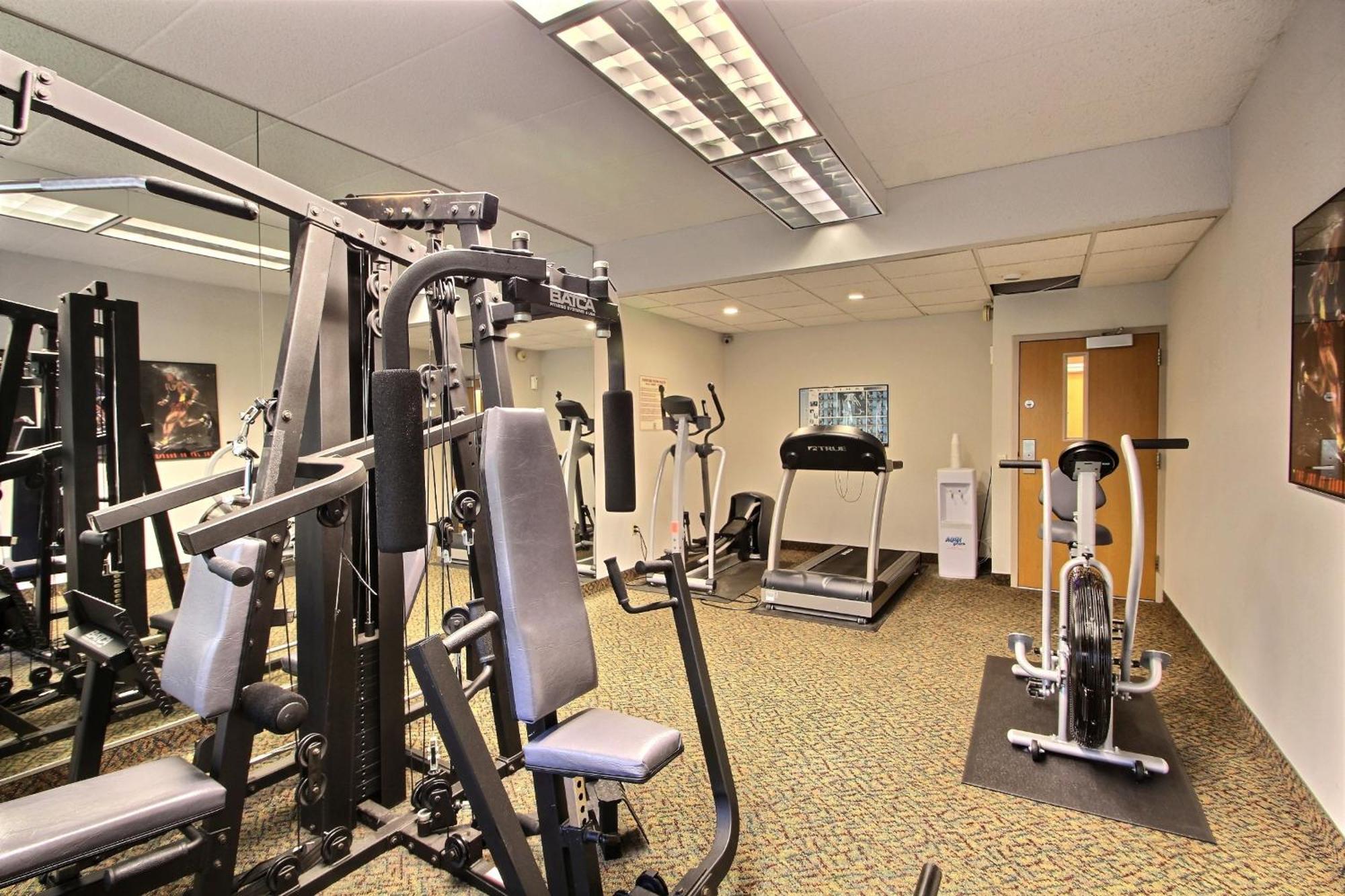 Comfort Inn & Suites Madison - Airport Ngoại thất bức ảnh